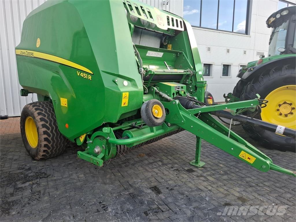 John Deere V451R Vierkante balenpers