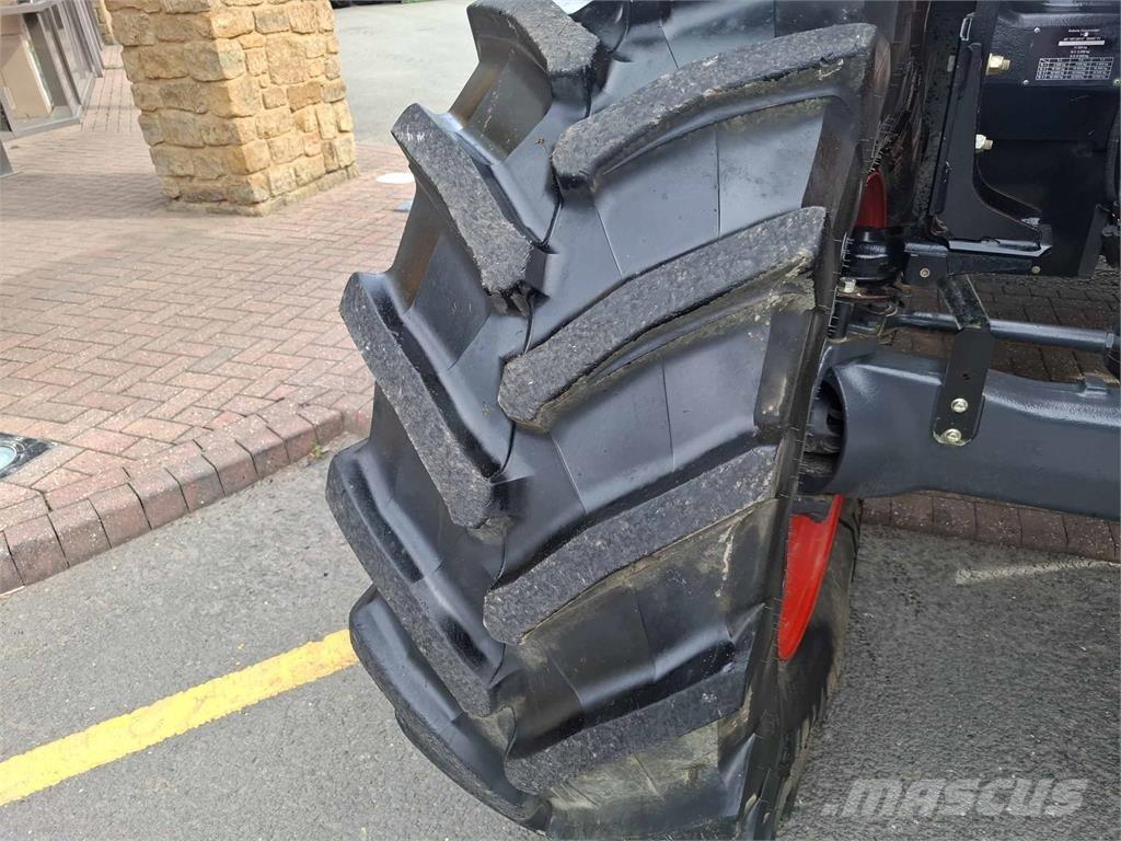 Kubota M7153 Tractoren