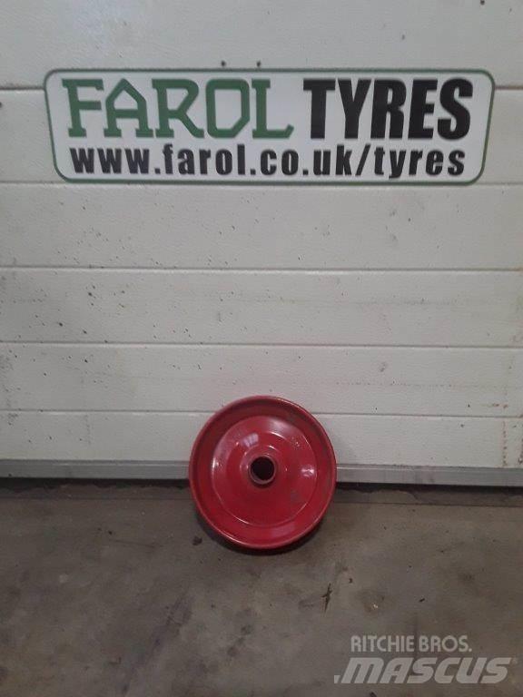  Misc. Red Rim Banden, wielen en velgen