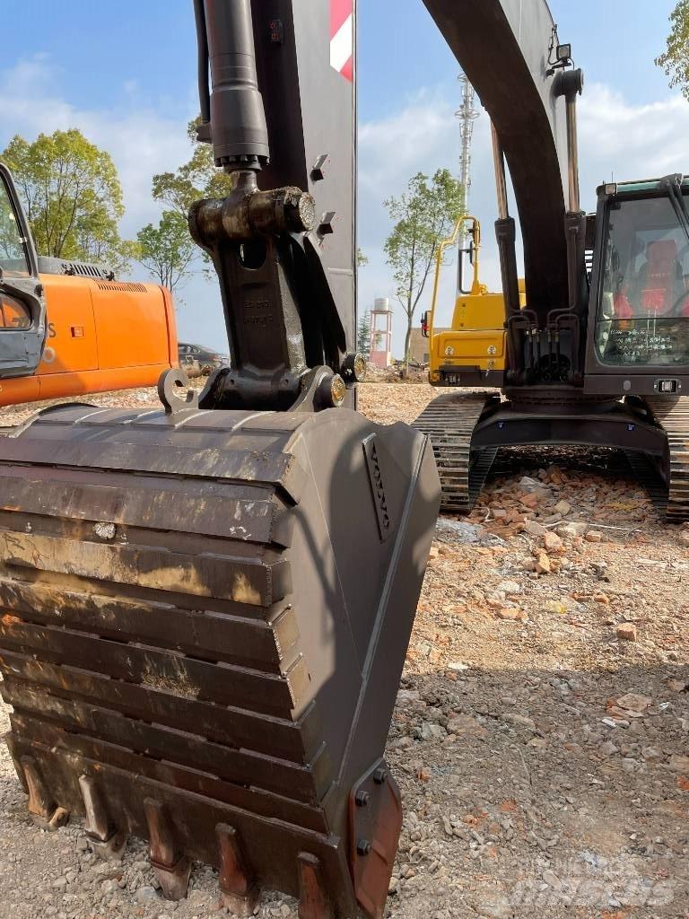 Volvo 220D Rupsgraafmachines
