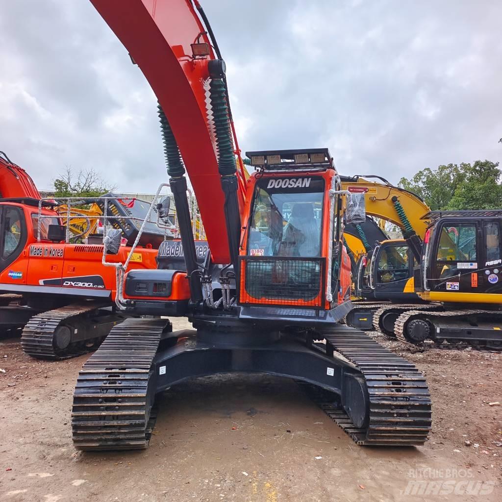 Doosan DX 300 LC Rupsgraafmachines