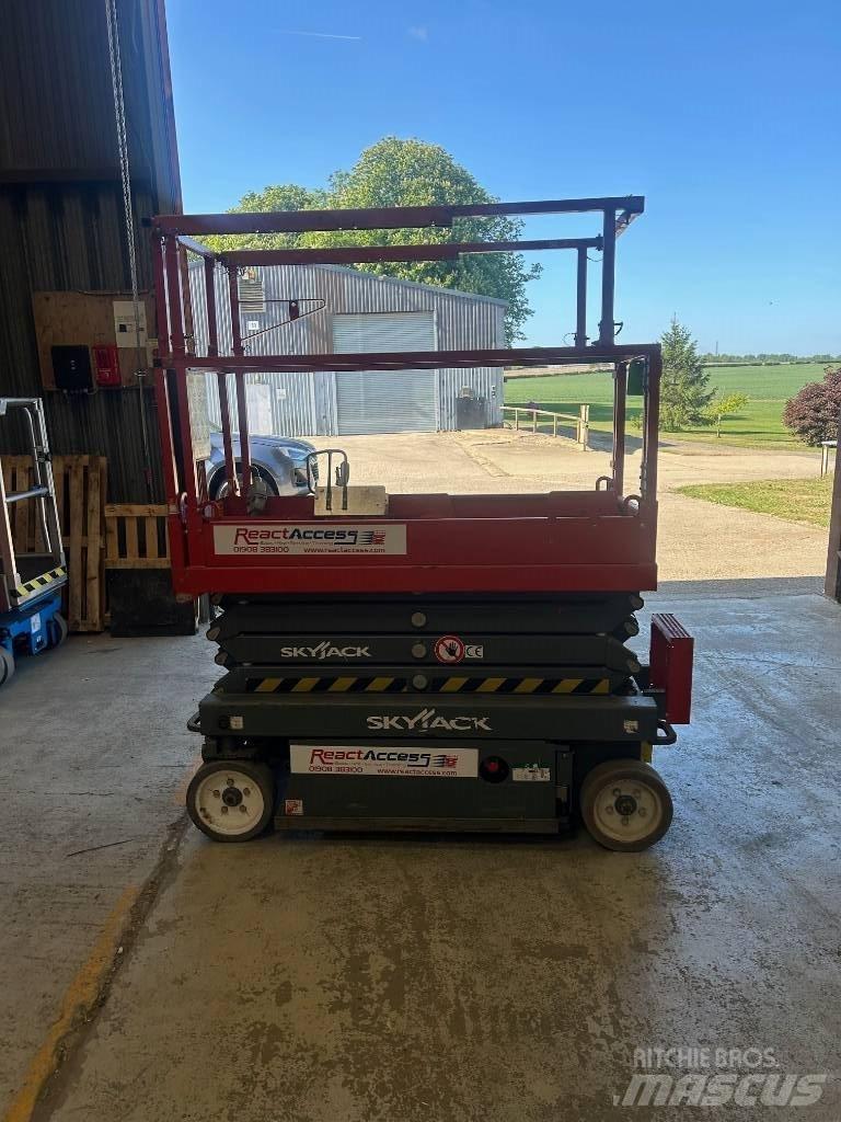 SkyJack SJ3219 Schaarhoogwerkers