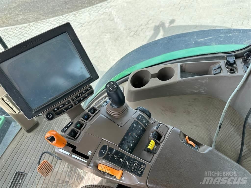 John Deere 7230R Tractoren