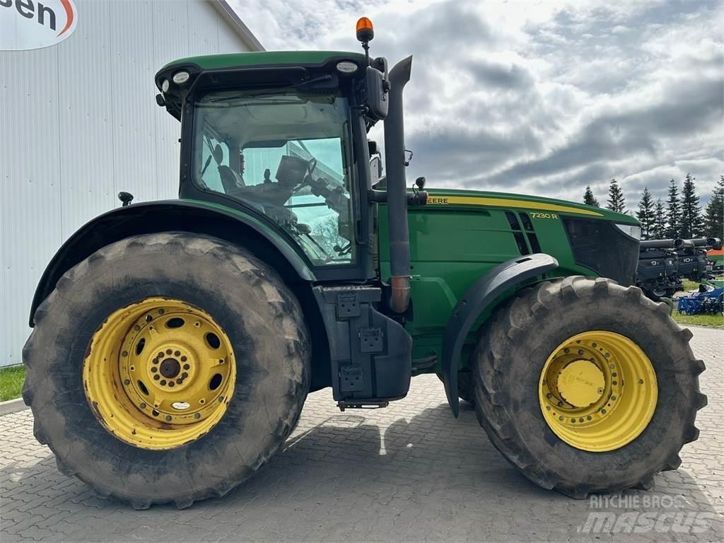 John Deere 7230R Tractoren