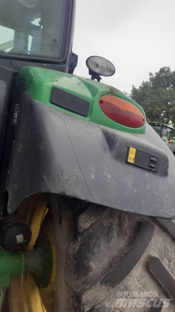 John Deere 6130 R Tractoren