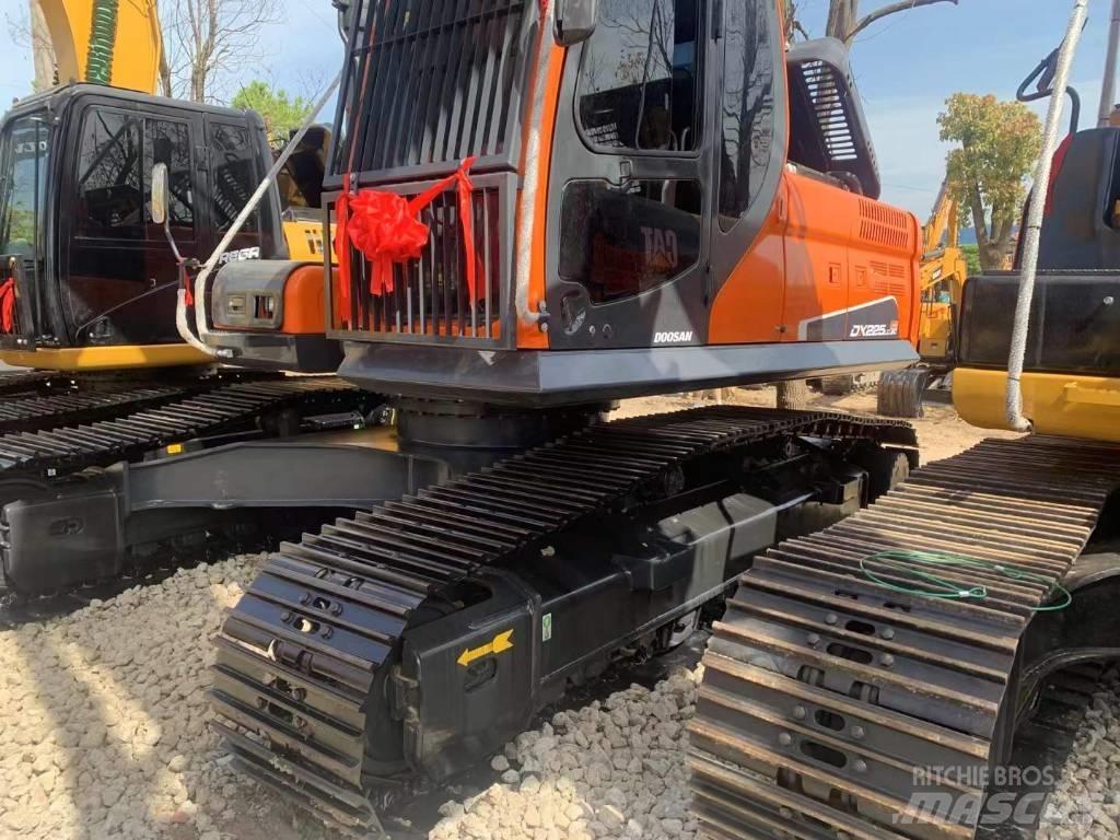 Doosan DX 225 Rupsgraafmachines