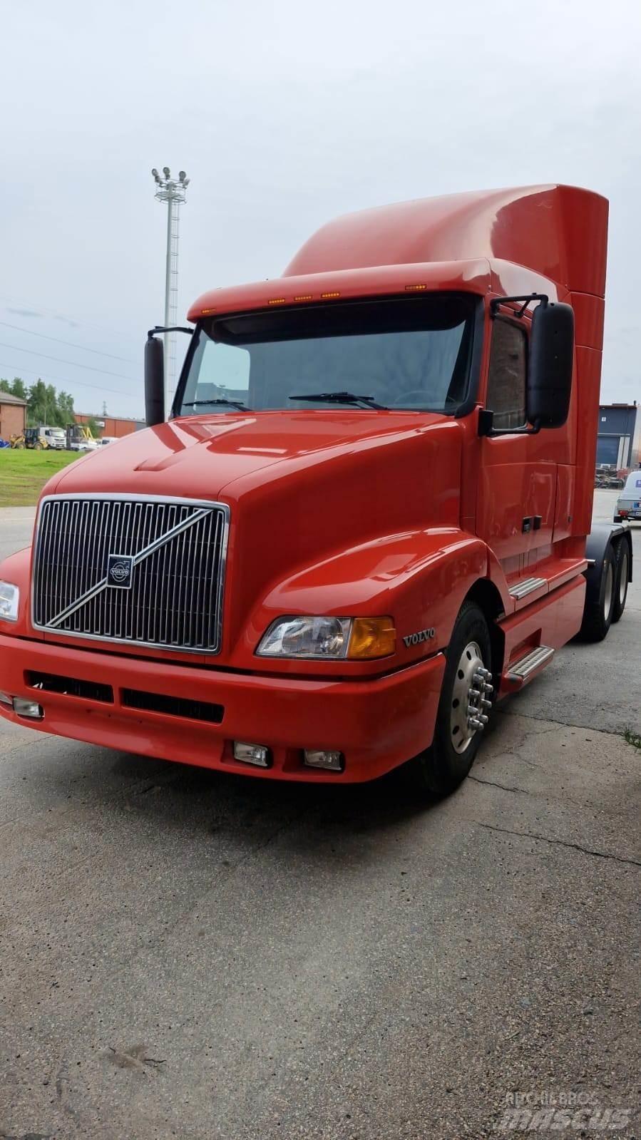 Volvo VNL-4 Trekkers