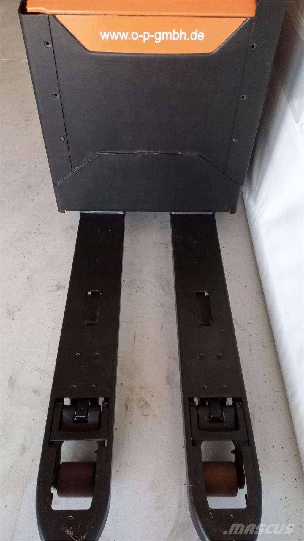 Toyota LPE 200 Meeloop stapelaar