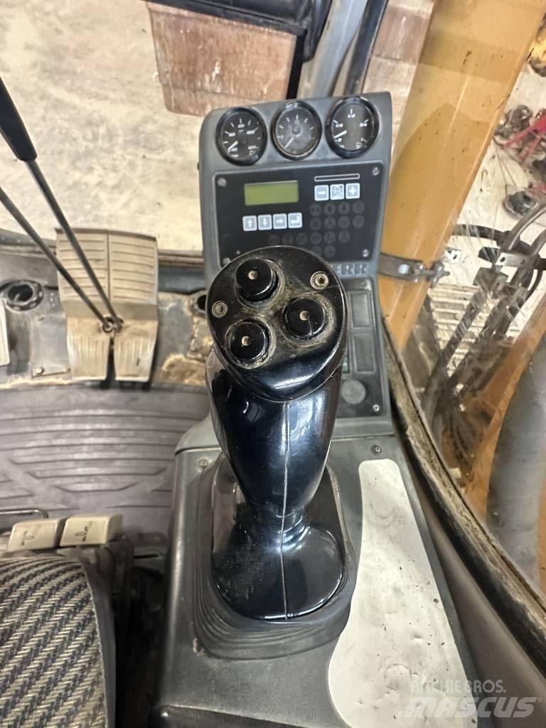 Liebherr R 317 Rupsgraafmachines