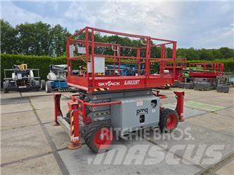 SkyJack SJ 6832 RT Schaarhoogwerkers