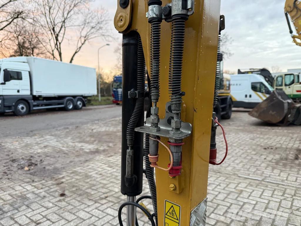 CAT 301.8NG Minigraafmachines < 7t