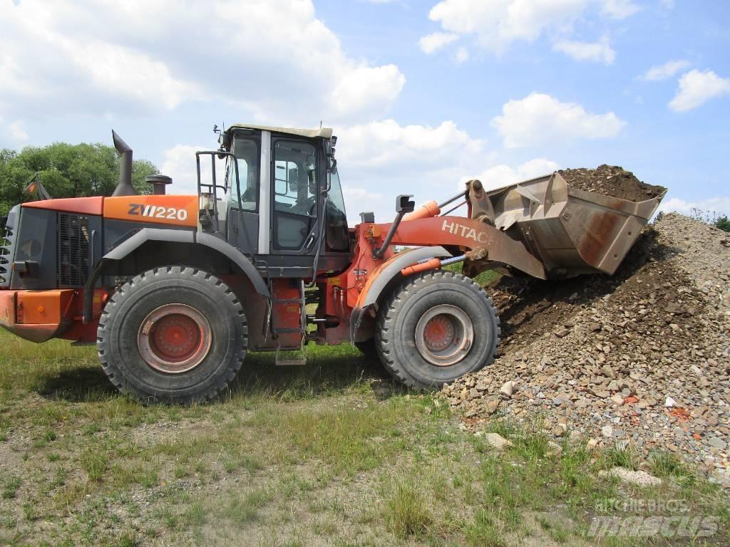 Hitachi ZW 220  Waage Wielladers