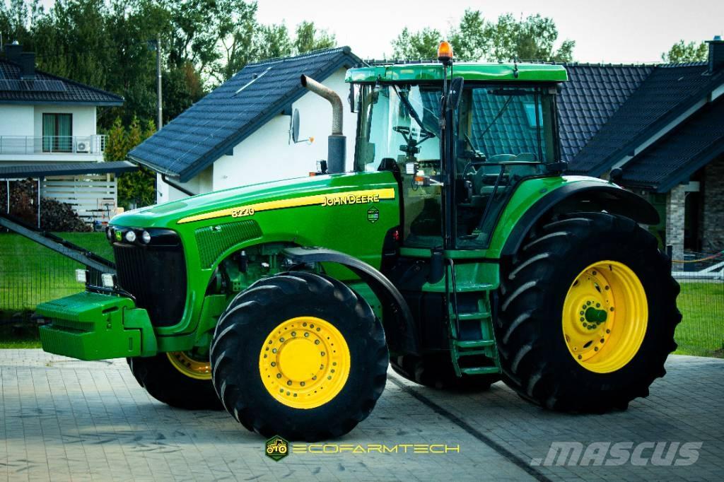 John Deere 8220 Tractoren
