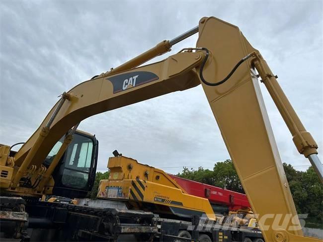 CAT 320 C Amfibische graafmachines