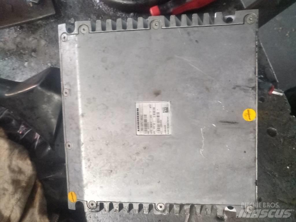 Liebherr R 916 LC Electronics