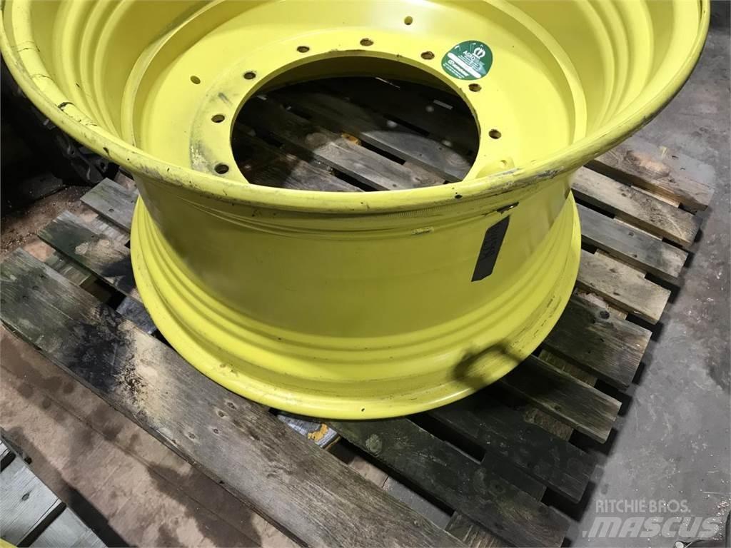 John Deere 20x34 Banden, wielen en velgen