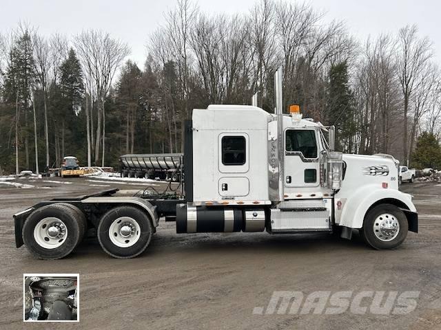 Kenworth W 900 L Trekkers
