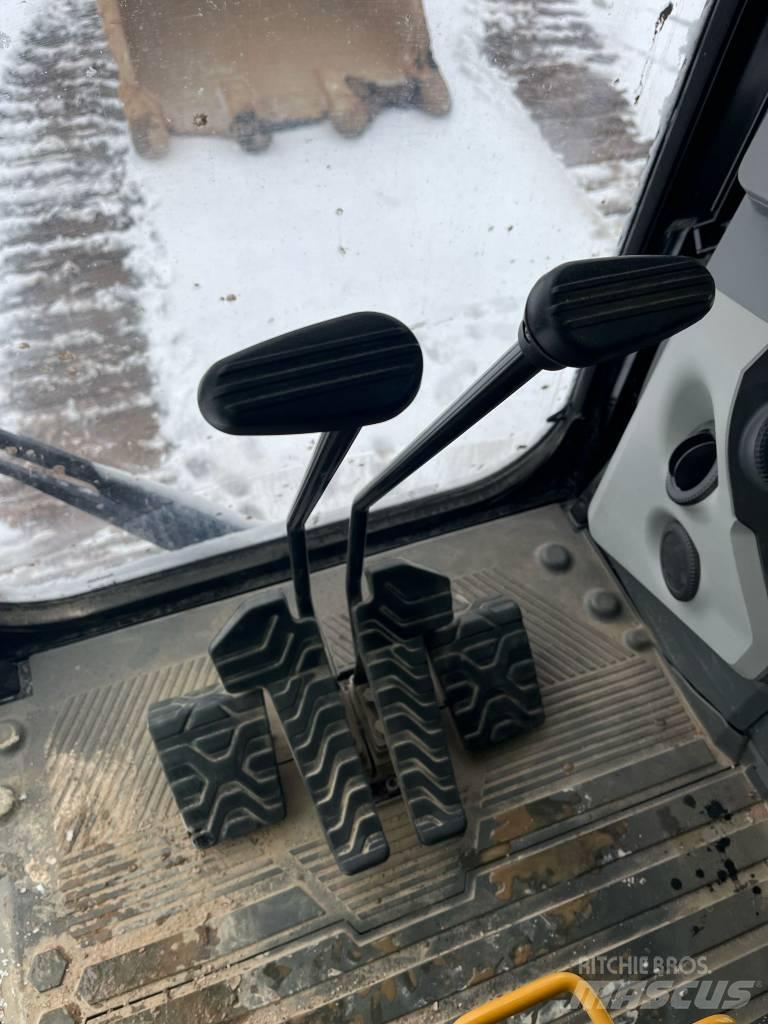 CAT 374-07B Rupsgraafmachines