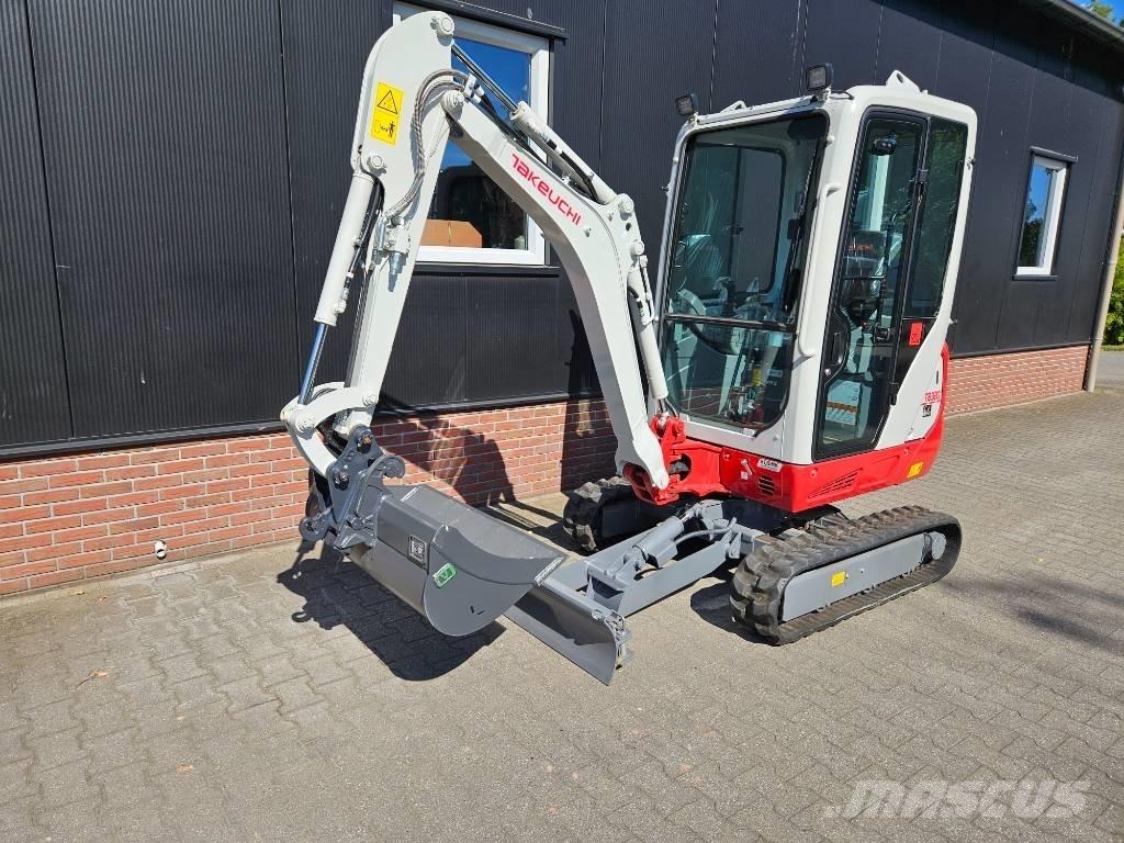 Takeuchi TB320 Demo Minigraafmachines < 7t