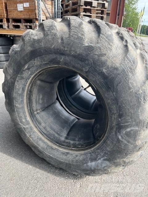 Nokian 600/55-26.5 Banden, wielen en velgen