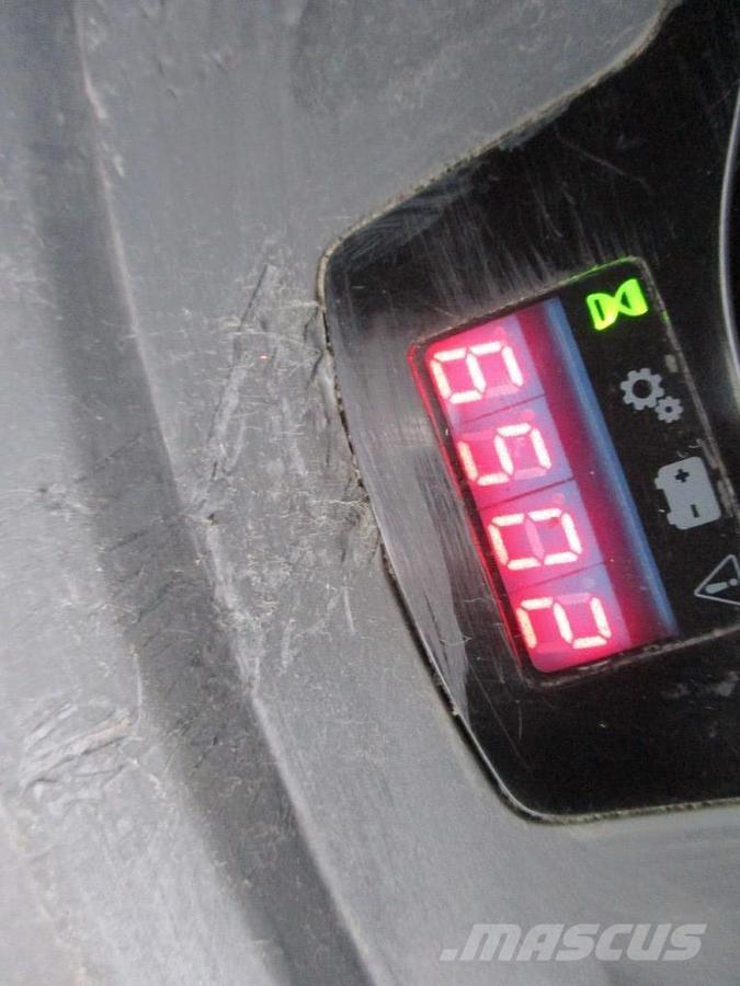 BT LPE200 Pallettruck met meerij platform