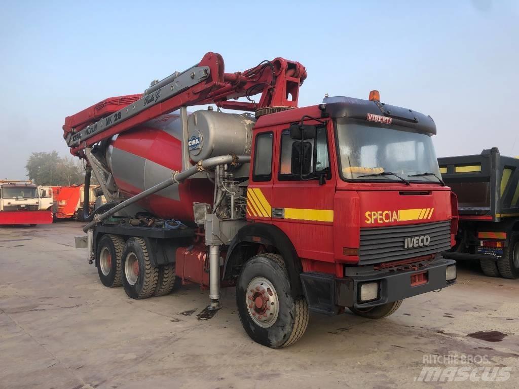 Iveco 330.30 H Betonmixers en pompen