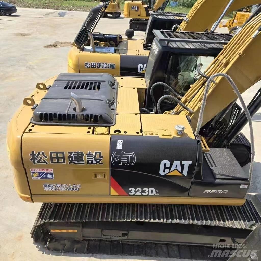 CAT 323 D Rupsgraafmachines