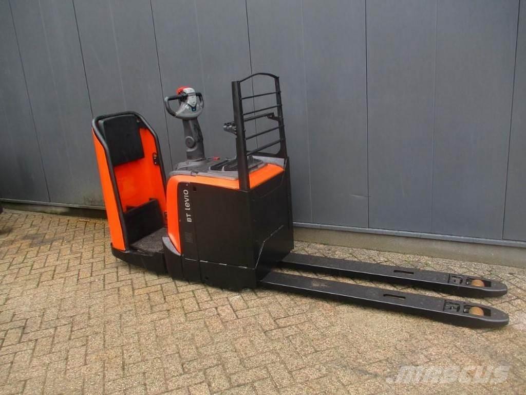 BT LPE 200 Pallettruck met meerij platform