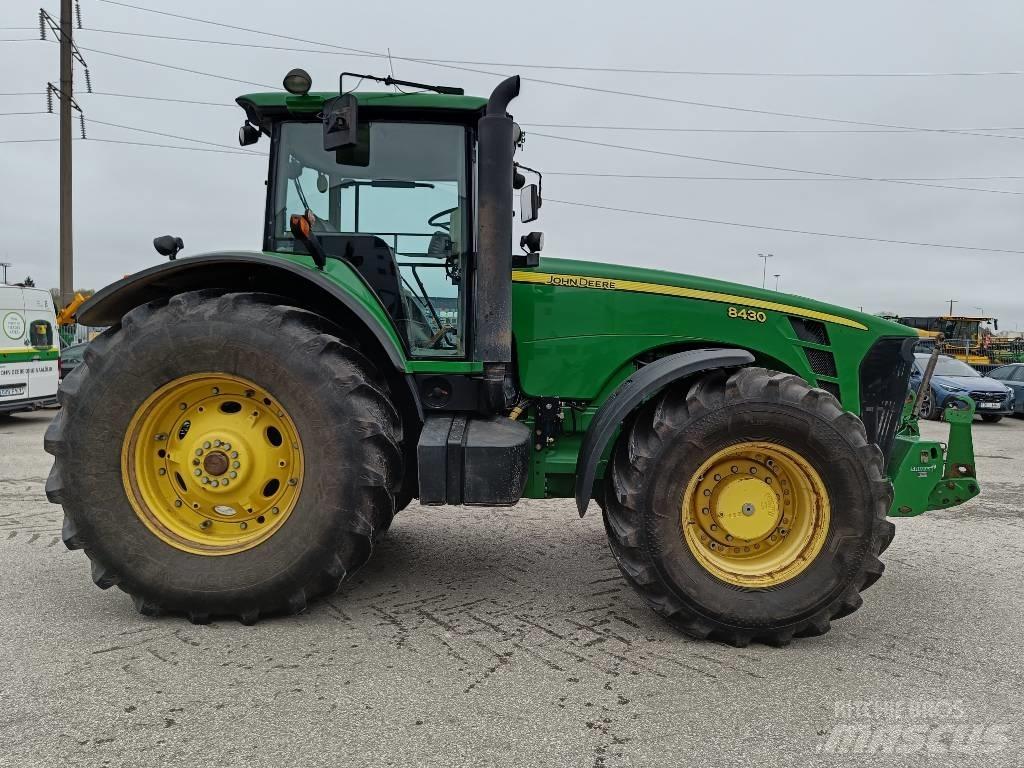 John Deere 8430 PST Tractoren