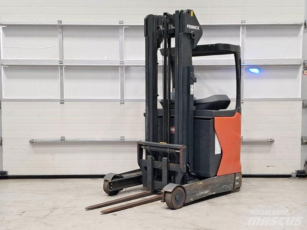 Linde R14-01 Reachtruck voor hoog niveau
