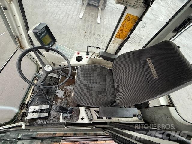 Liebherr A 924 B CAB Cabine en interieur