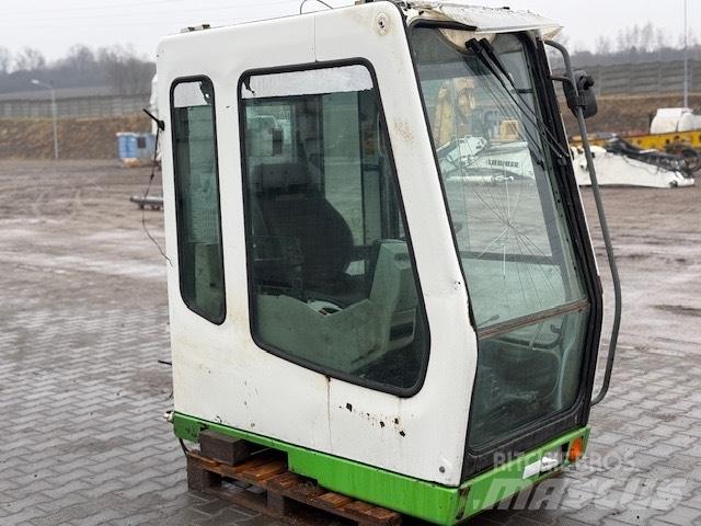 Liebherr A 924 B CAB Cabine en interieur