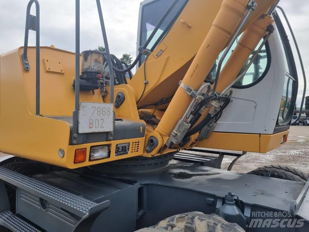 Liebherr A 900 C Wielgraafmachines