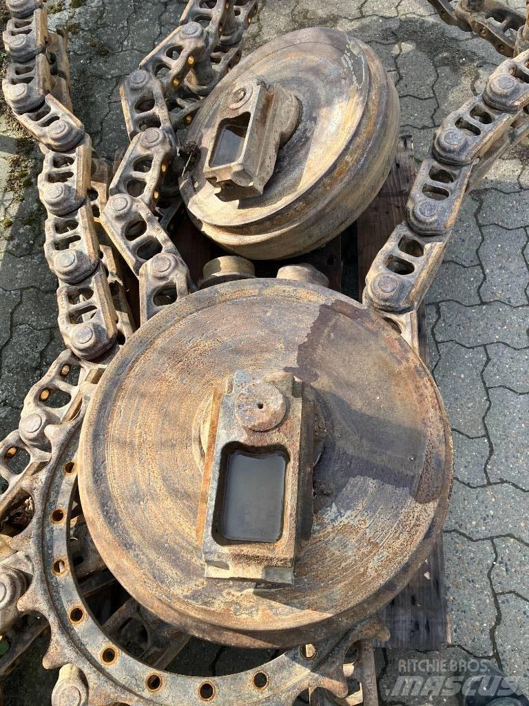 Komatsu 240 Rupsgraafmachines