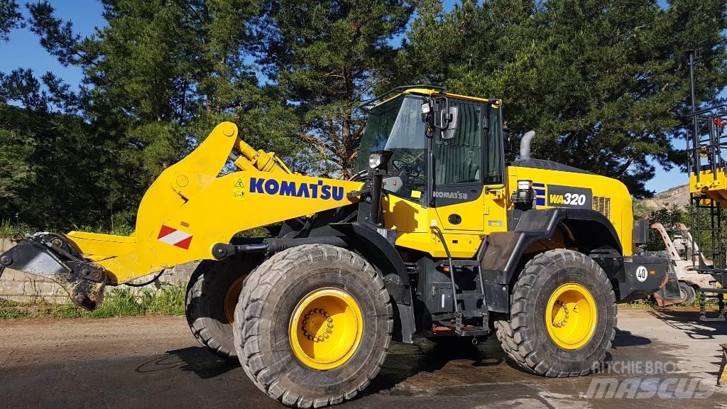Komatsu WA320-8E0 Wielladers