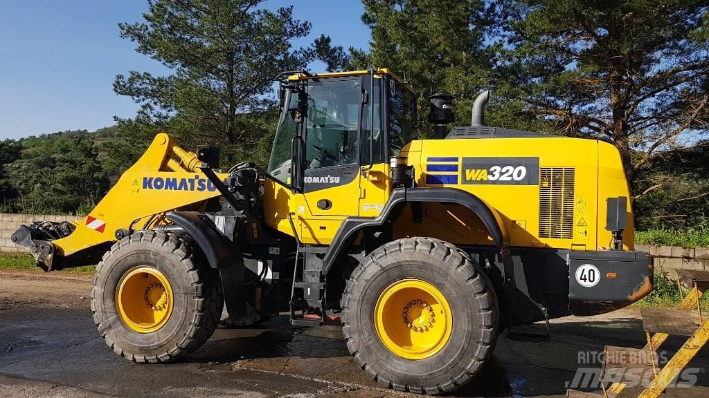Komatsu WA320-8E0 Wielladers