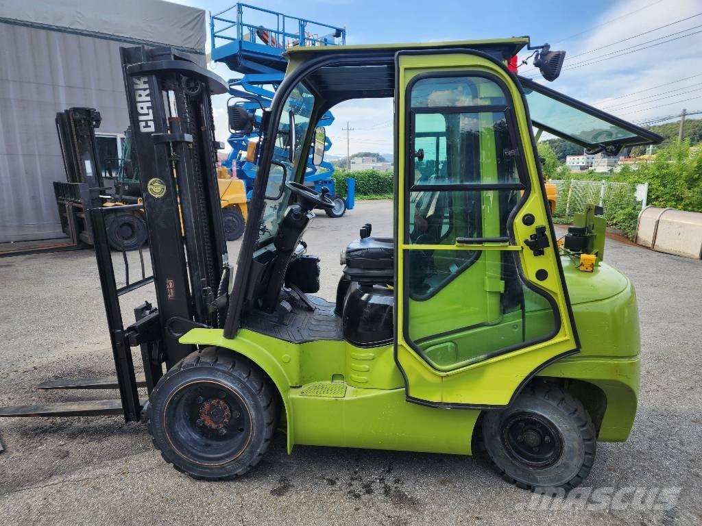 Clark gts30de Diesel heftrucks