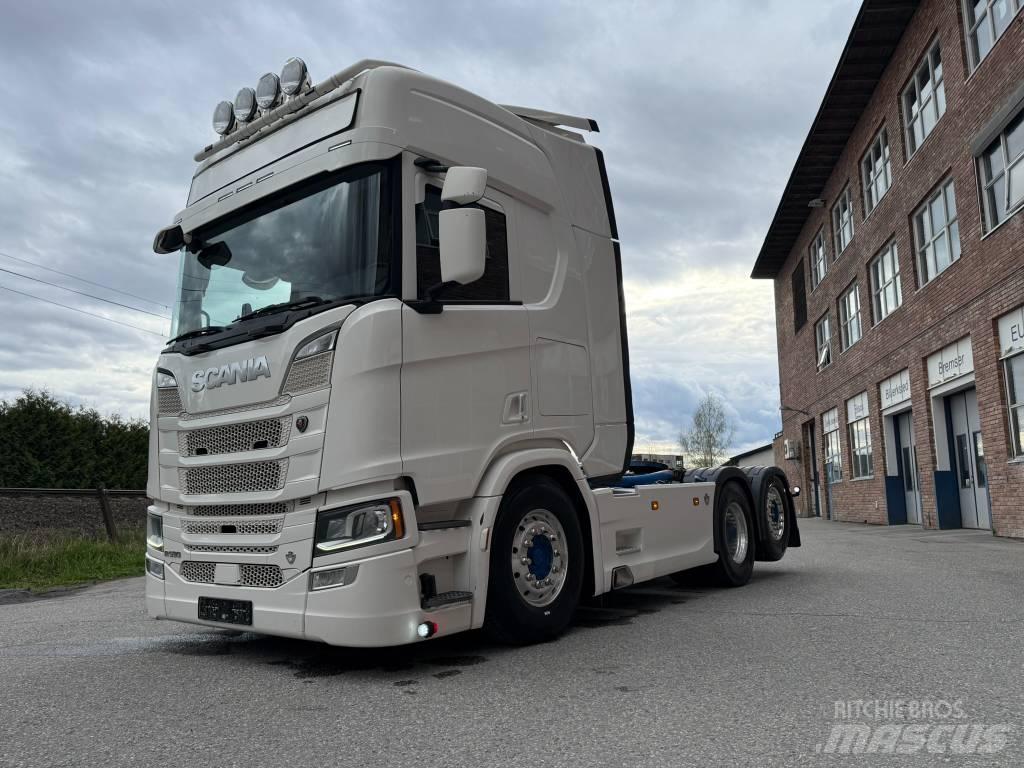 Scania R 590 Trekkers