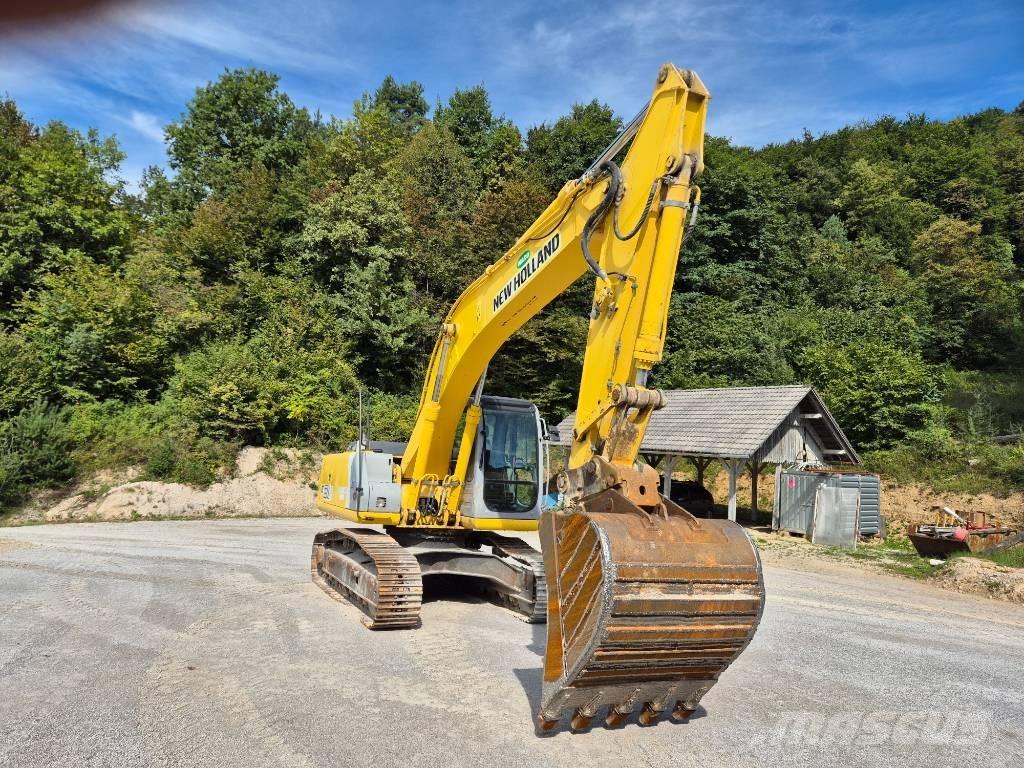New Holland E 215 Rupsgraafmachines