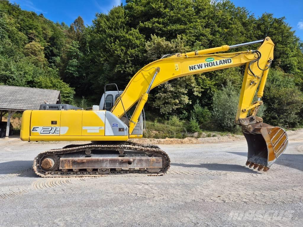 New Holland E 215 Rupsgraafmachines