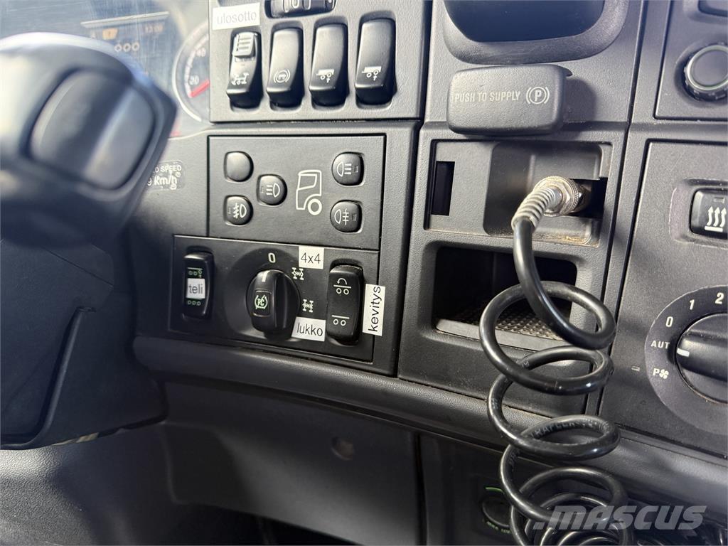 Scania R 730 8X4 Vrachtwagen met containersysteem