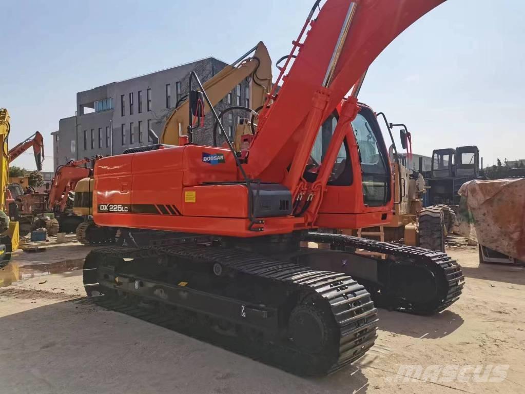 Doosan DX 225 Rupsgraafmachines