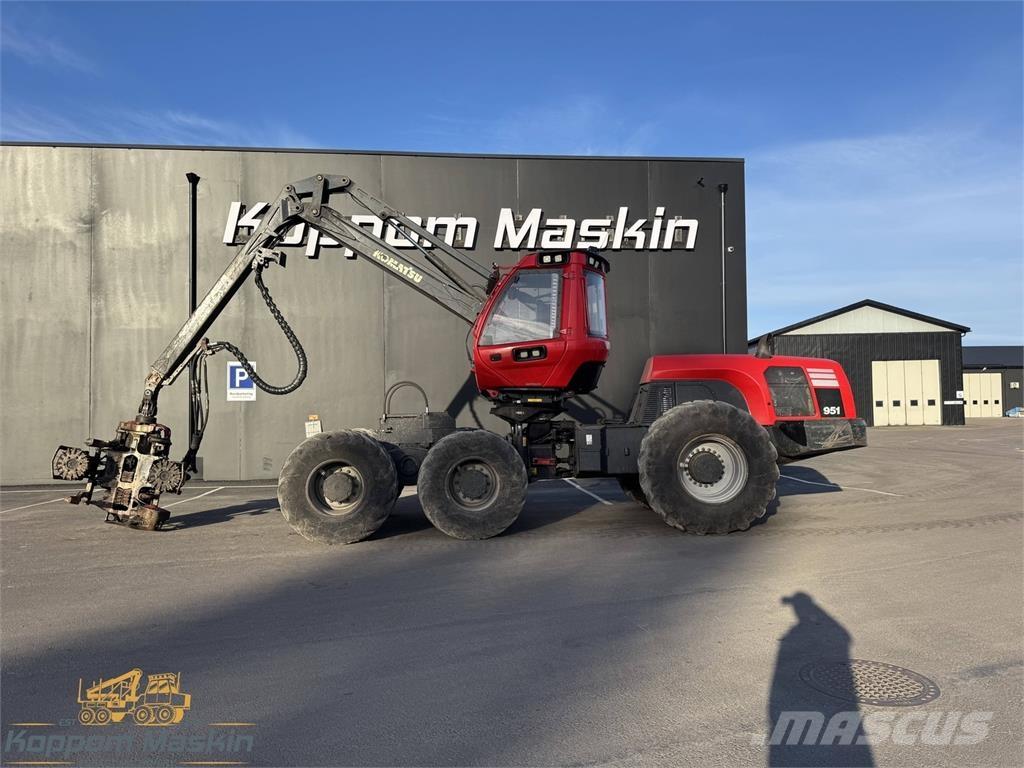 Komatsu 951 Harvesters