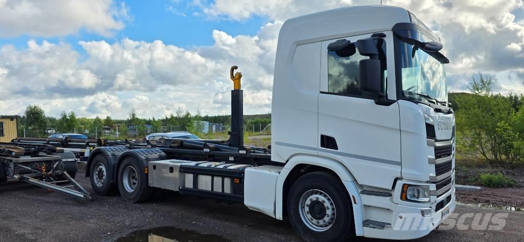 Scania R 500 Vrachtwagen met containersysteem
