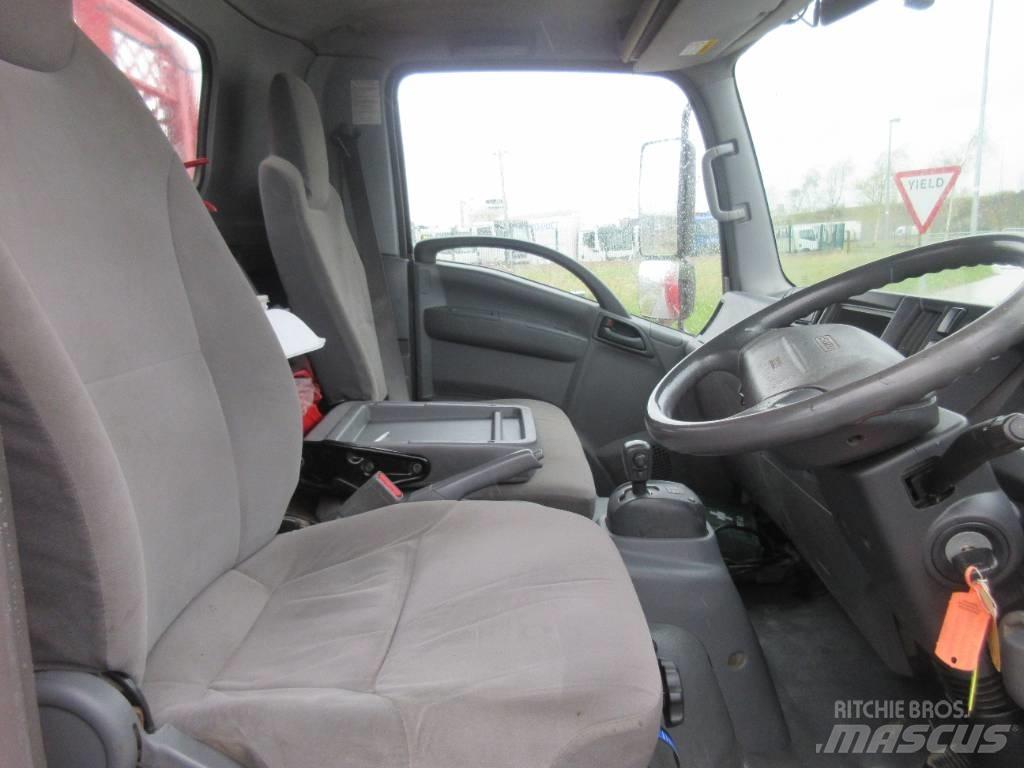 Isuzu N 75.190 Vrachtwagen met vlakke laadvloer en lier