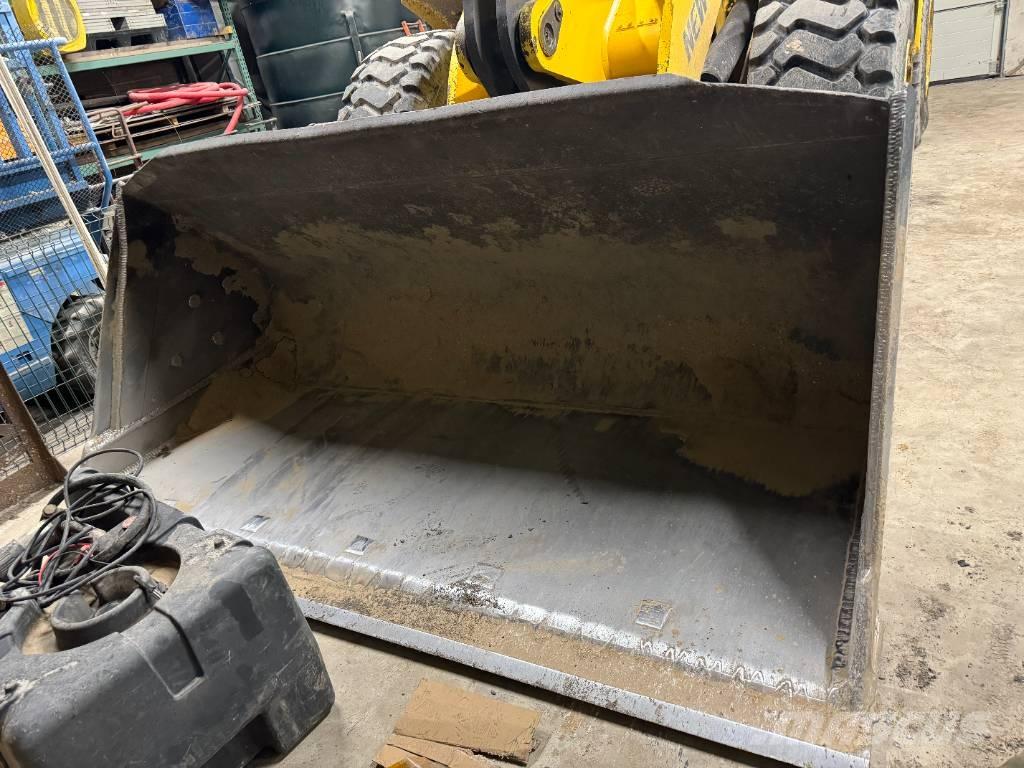 New Holland W 190 B Wielladers