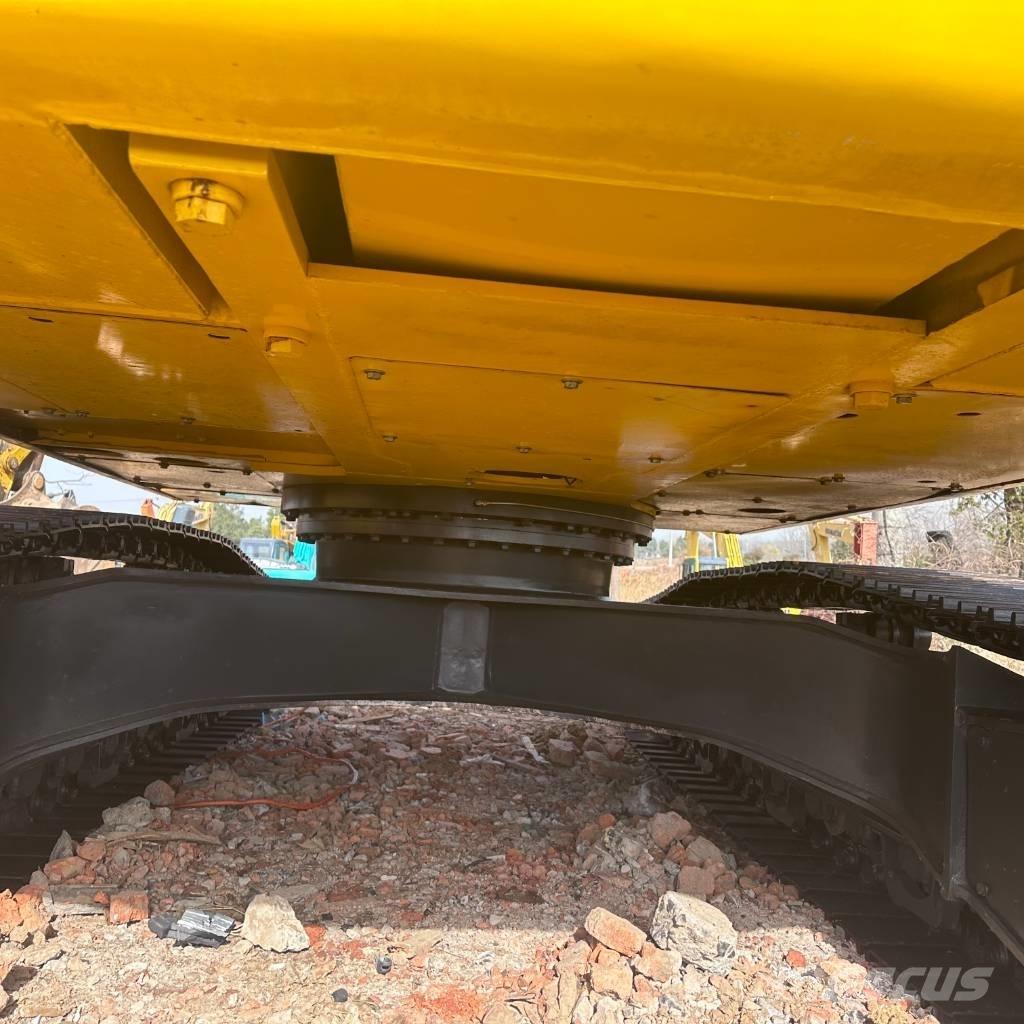 Komatsu 240LC-8 Rupsgraafmachines