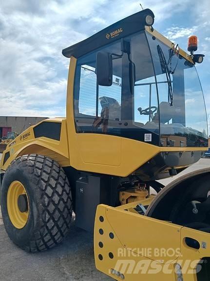 Bomag BW 213 D5 Asfaltafwerkmachines