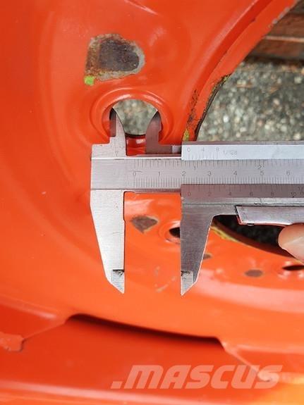 CLAAS  Banden, wielen en velgen
