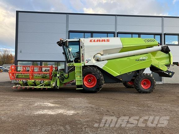 CLAAS Tucano 430 Maaidorsmachines